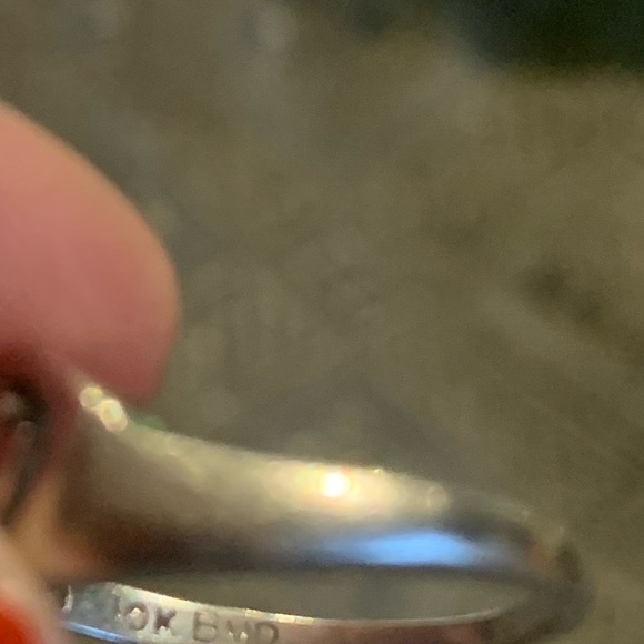 10k white gold with diamond - Picture 4 of 5